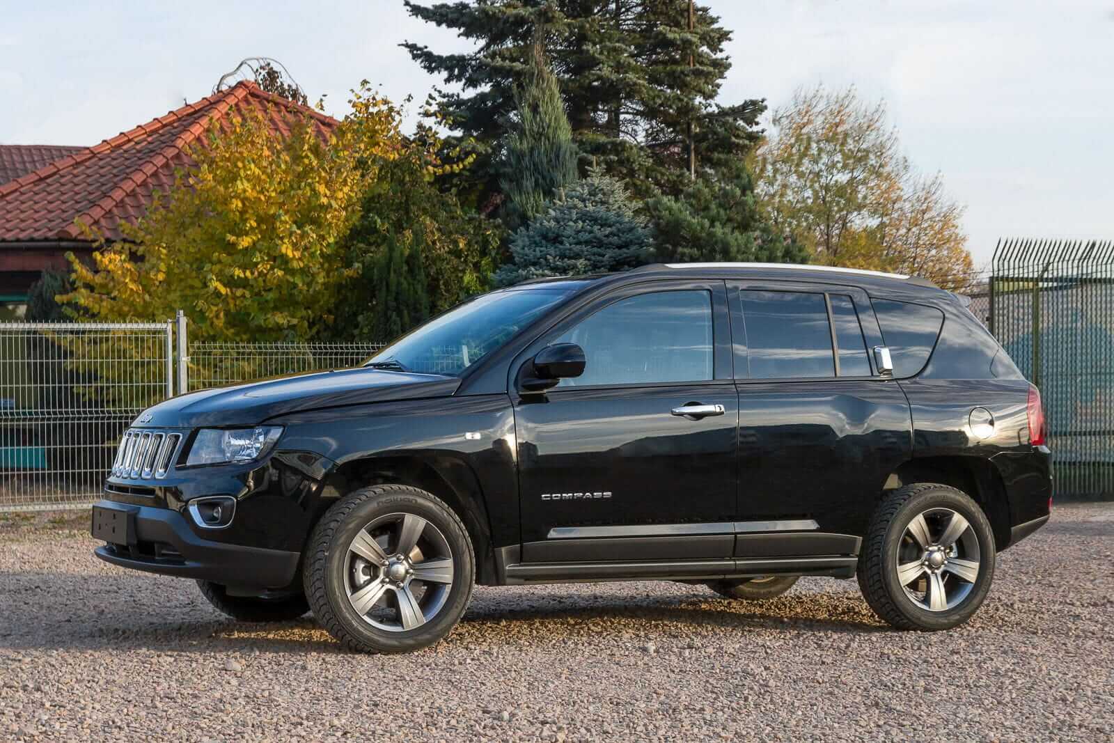 Jeep Compass MK49 (2007-2010) – pojistková skříňka