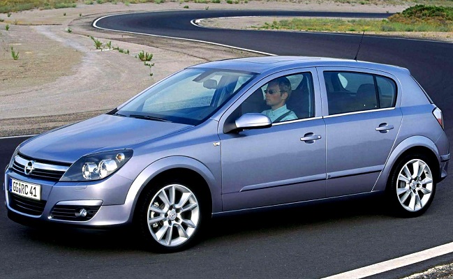 Opel Astra H (2004-2009) – pojistková skříňka