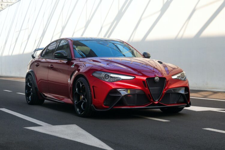 Alfa Romeo Giulia (2016-2019…) – pojistková skříňka