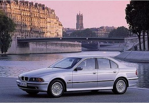 BMW řady 5 E39 (1996-2003) – pojistková skříňka