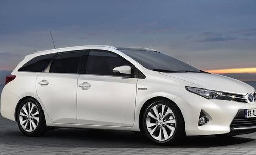 Toyota Auris II Hybrid (2013-2016) – pojistková skříňka