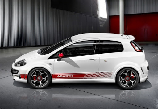 Abarth Punto Evo (2010-2012) – pojistková skříňka