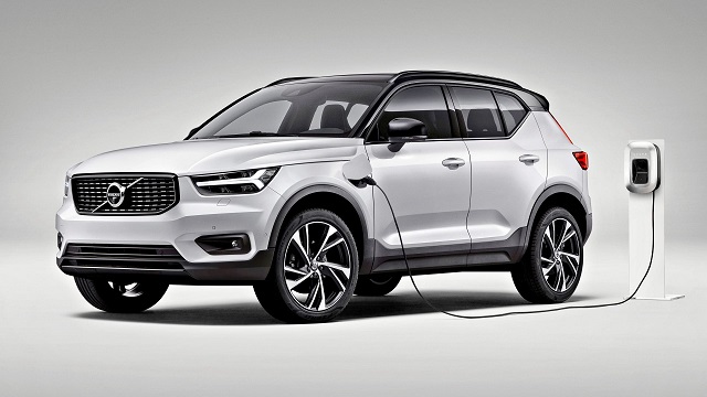 Volvo XC60 Recharge Plug-in Hybrid (2021-2022) – pojistková skříňka