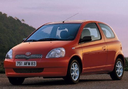 Toyota Yaris I (1999-2005) – pojistková skříňka