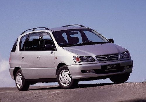 Toyota Picnic (2001-2009) – pojistková skříňka