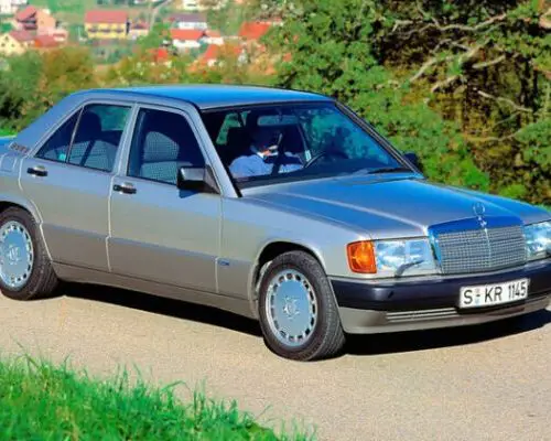 Mercedes-Benz 190 (1982-1993) – Pojistková skříňka