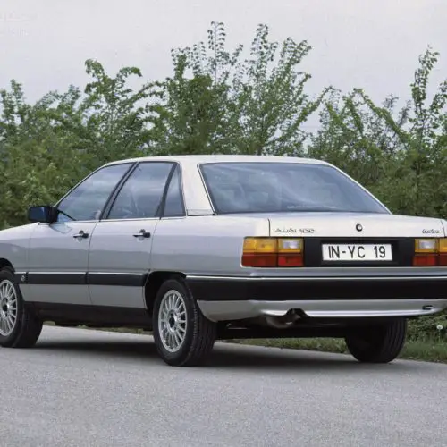 Audi 100 C3 (1989-1991) – pojistková skříňka