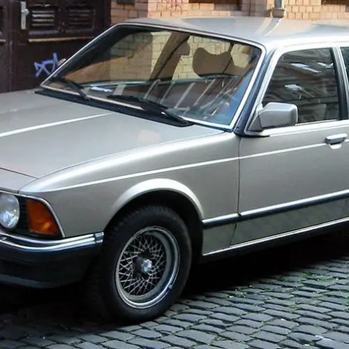 BMW 7 E23 (1977-1987) – pojistková skříňka