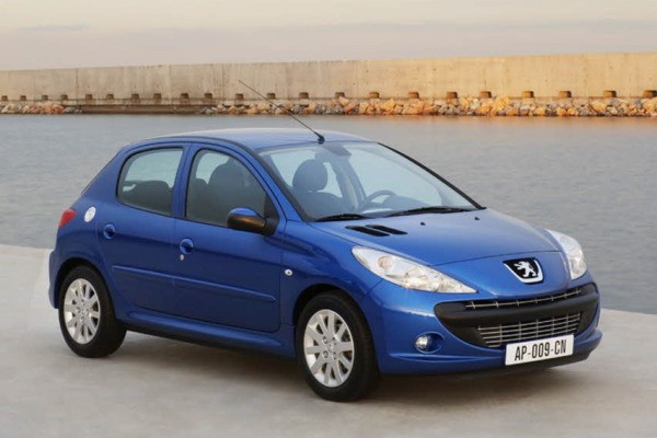 Peugeot 206+ (2009-2012) – Pojistková skříňka