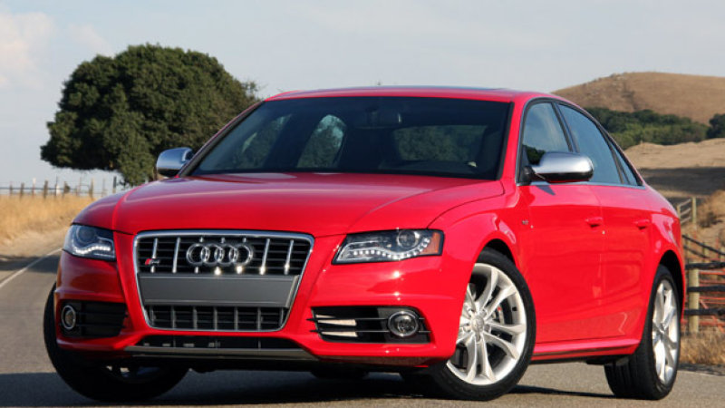 Audi S4 (2010) – pojistková skříňka