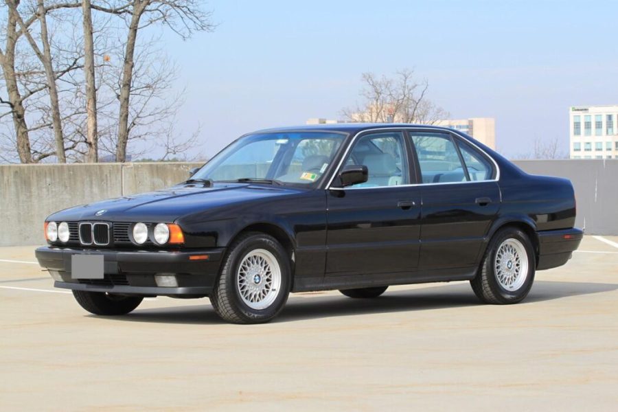 BMW 535i – E34 (1991-1994) – pojistková skříňka