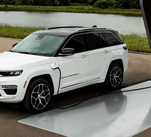 Jeep Grand Cherokee 4xe (2022) – pojistková skříňka