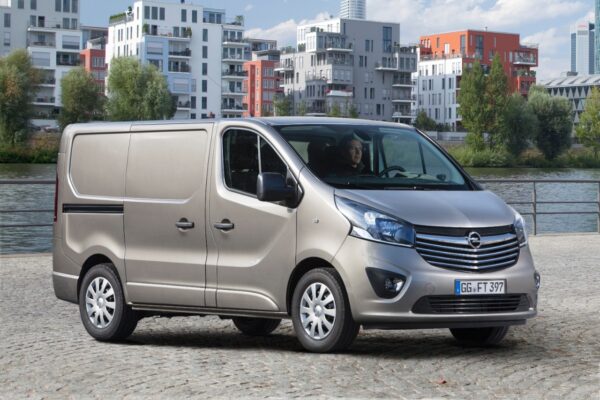 Opel Vivaro II (2014-2016) – pojistková skříňka